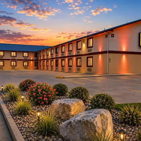 Super 8 By Wyndham Champaign-2