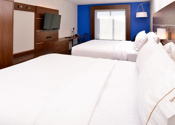 Hot Tub in Room Holiday Inn Express & Suites Urbana-Champaign-U Of I Area By Ihg