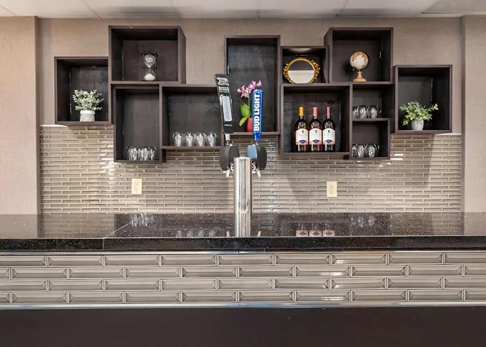 Drury Inn & Suites