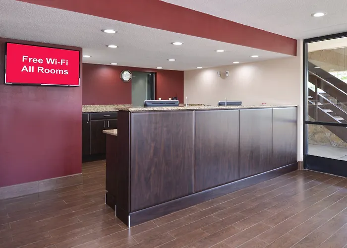 Motels Red Roof Inn Champaign - University